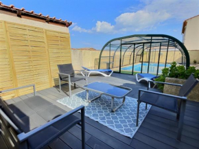 Villa avec piscine à 10 min des plages.